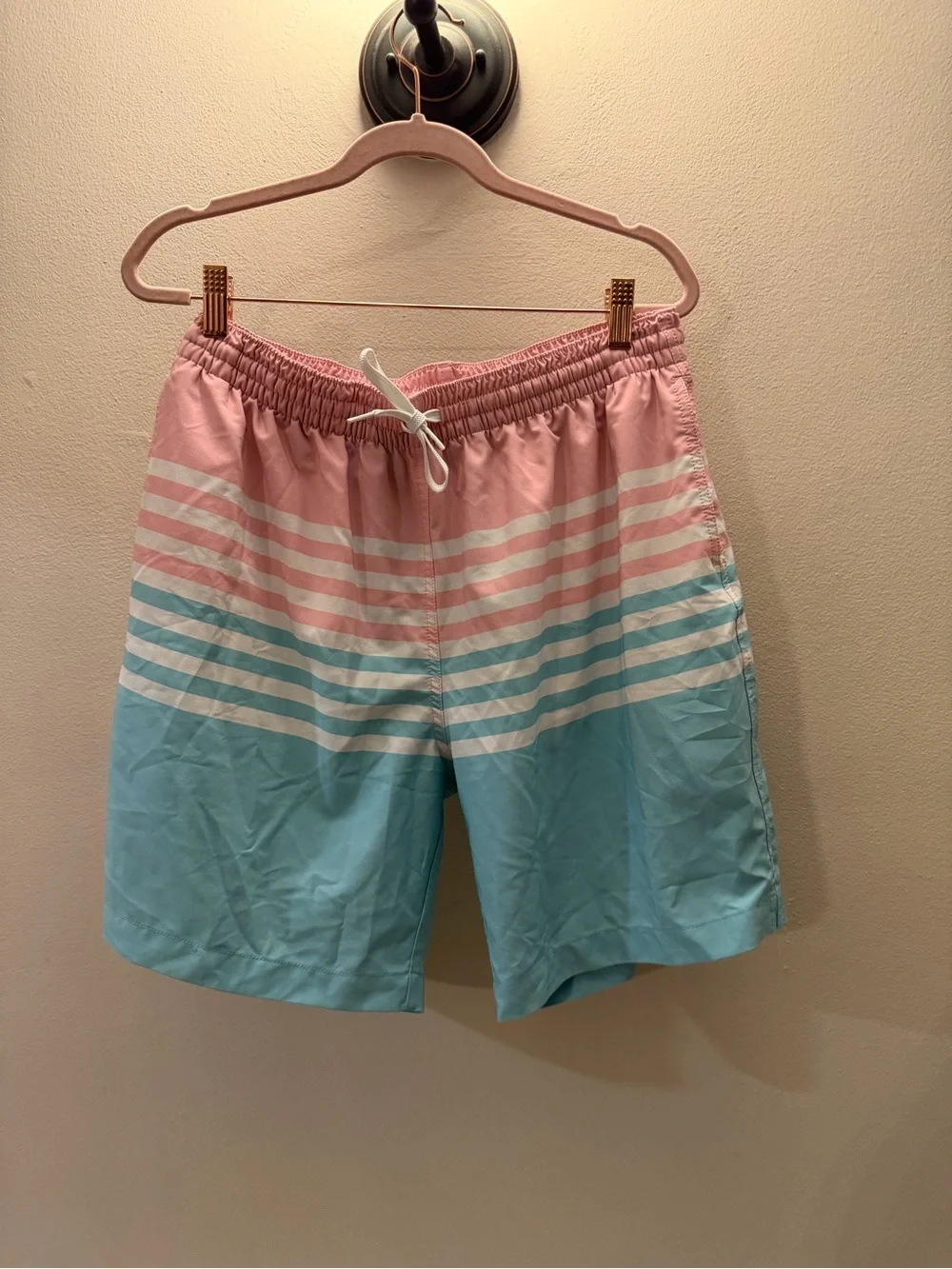 Chubbies Mens Pink Blue Striped Swim Trunks 7 Inch Inseam Large L Summer Beach